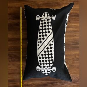 BEDDY’S Leo Lumbar Pillow covers with basic pillow inside. NEVER USED